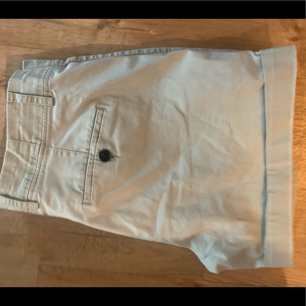 Vince Women’s Khaki Shorts